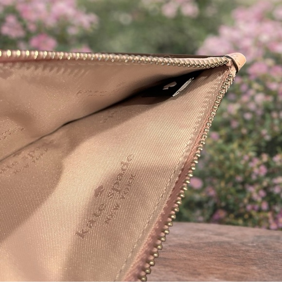 Kate Spade New York Lucy Small Textured Patent Leather L-Zip Wristlet NWT - Picture 4 of 4